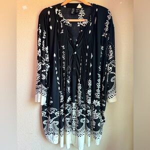 On The Plus Side Black and White Paisley Pintuck Pleated Tunic Blouse 3x